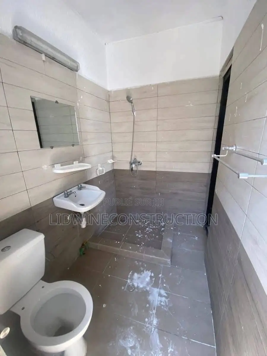 3chbre Villa dans Grand-Bassam à Vendre