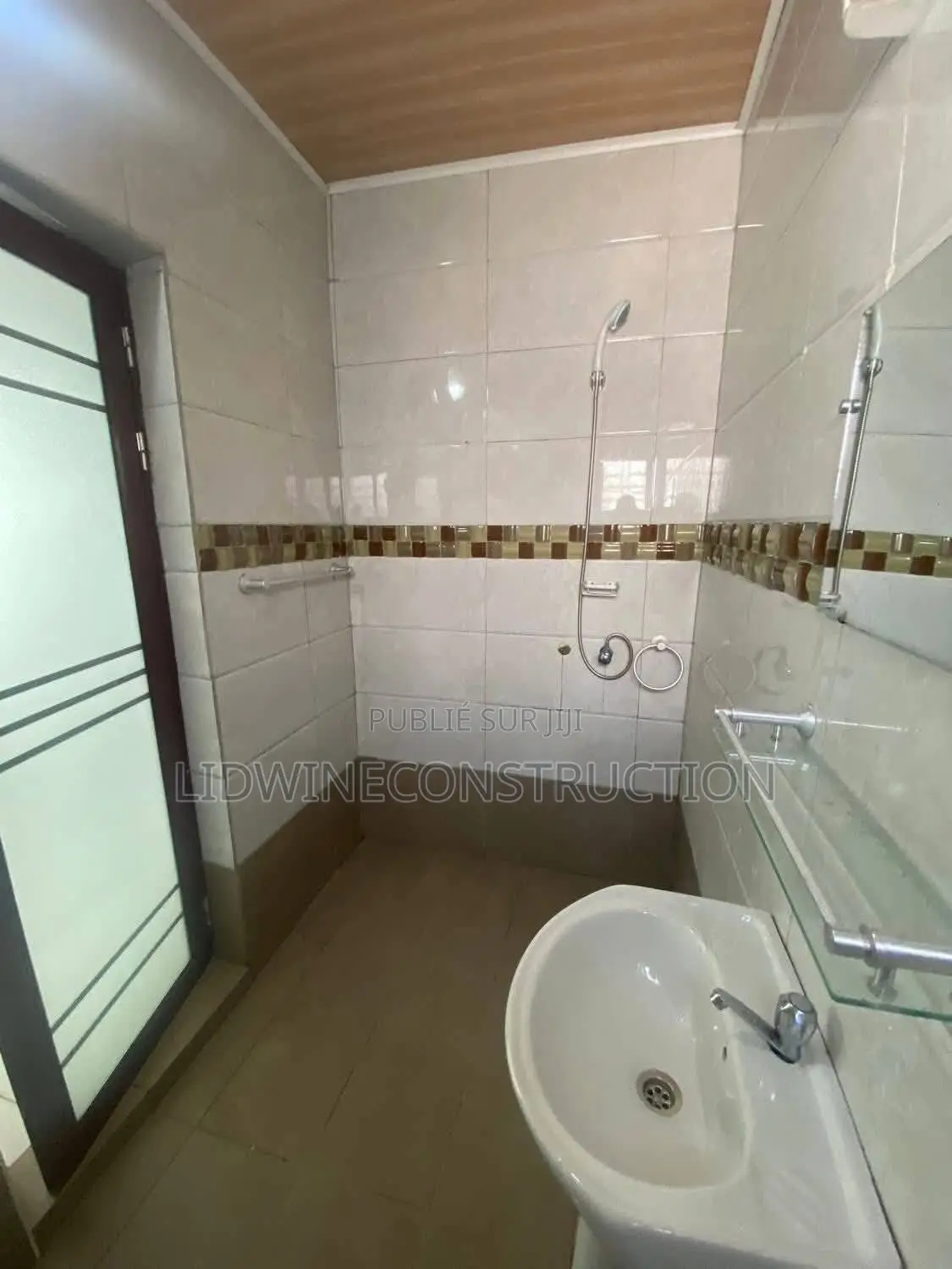 3chbre Villa dans Grand-Bassam à Vendre