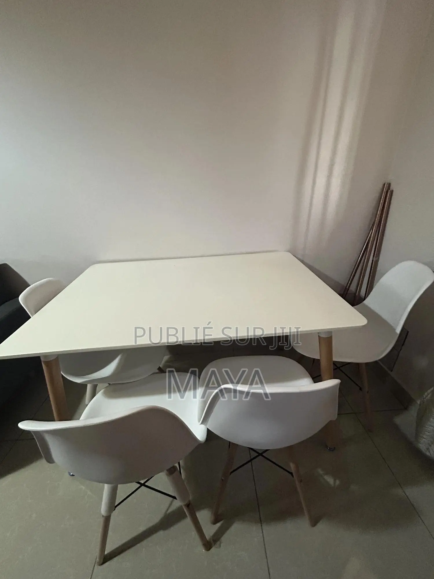 Grande Table a Manger Blanche+ Ses 4 Chaises