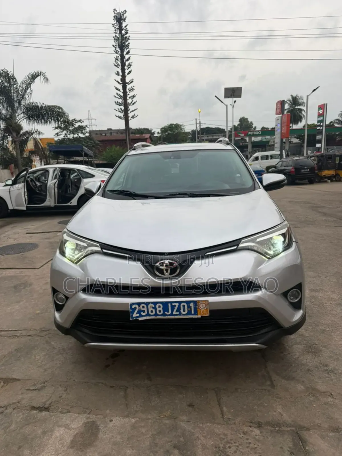 Toyota RAV4 LE AWD (2.5L 4cyl 6A) 2016 Gris