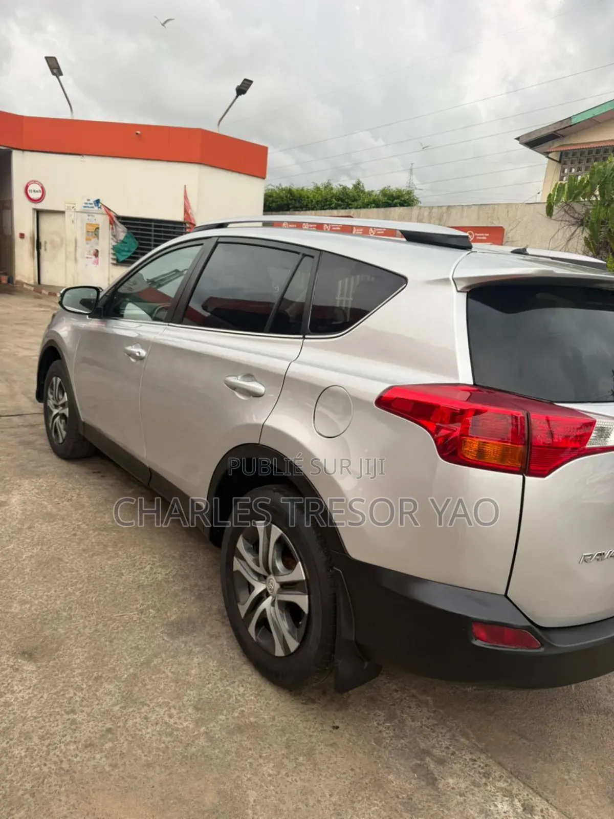 Toyota RAV4 LE AWD (2.5L 4cyl 6A) 2016 Gris