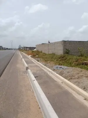 Terrain Commercial en Vente