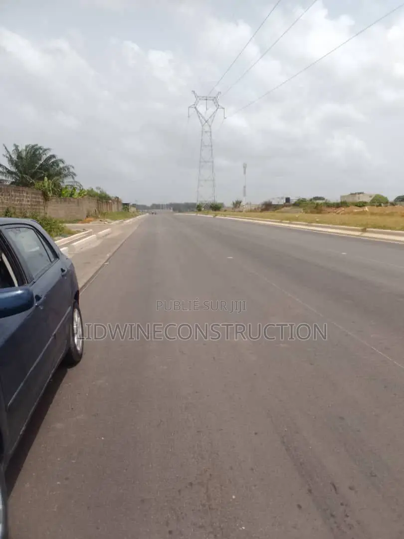 Terrain Commercial en Vente