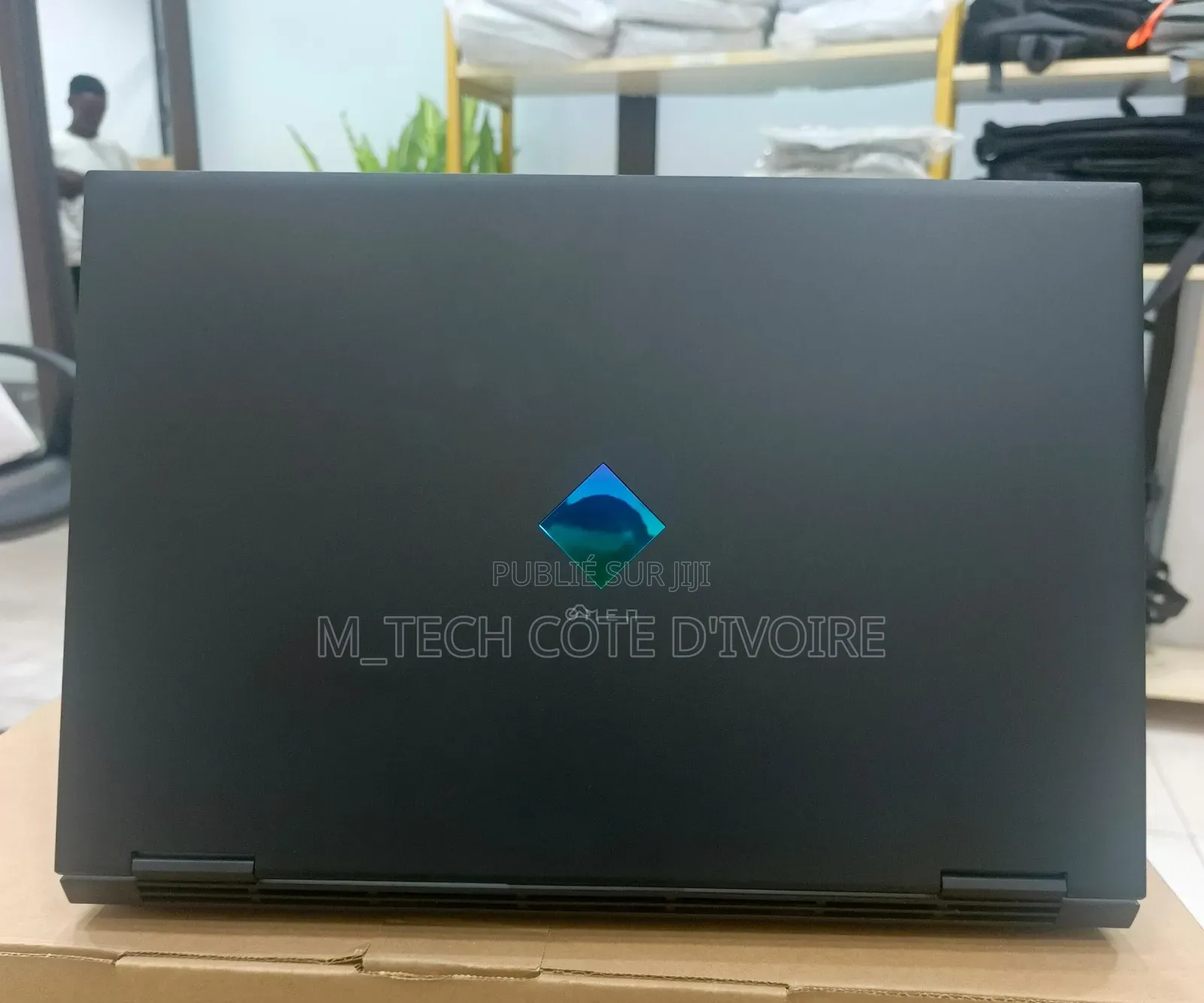 Nouveau Ordinateur portable HP Omen 15 16GB Intel Core i5 SSD 512GB