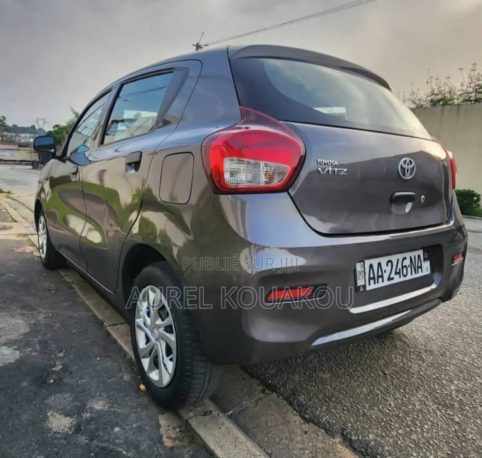 Toyota Vitz 2020 Gris
