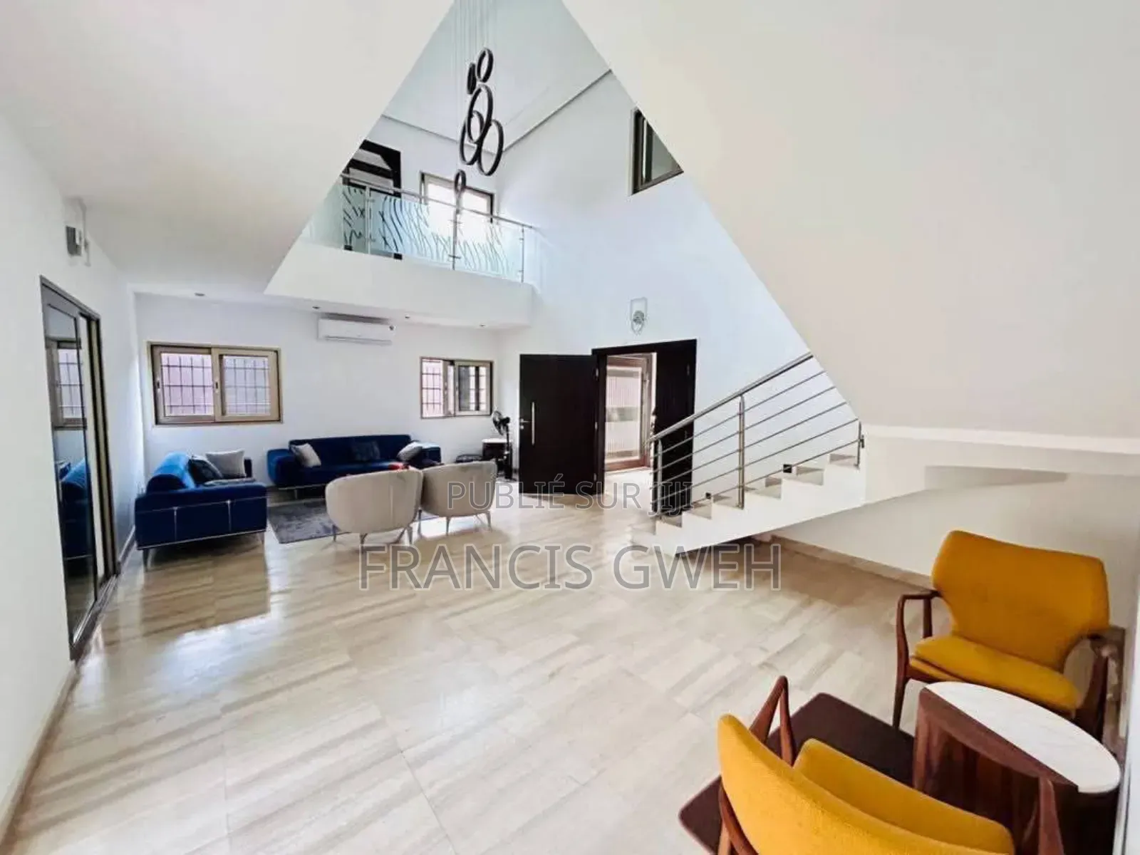 7chbre Duplex dans Francis Gweh, Cocody à Vendre