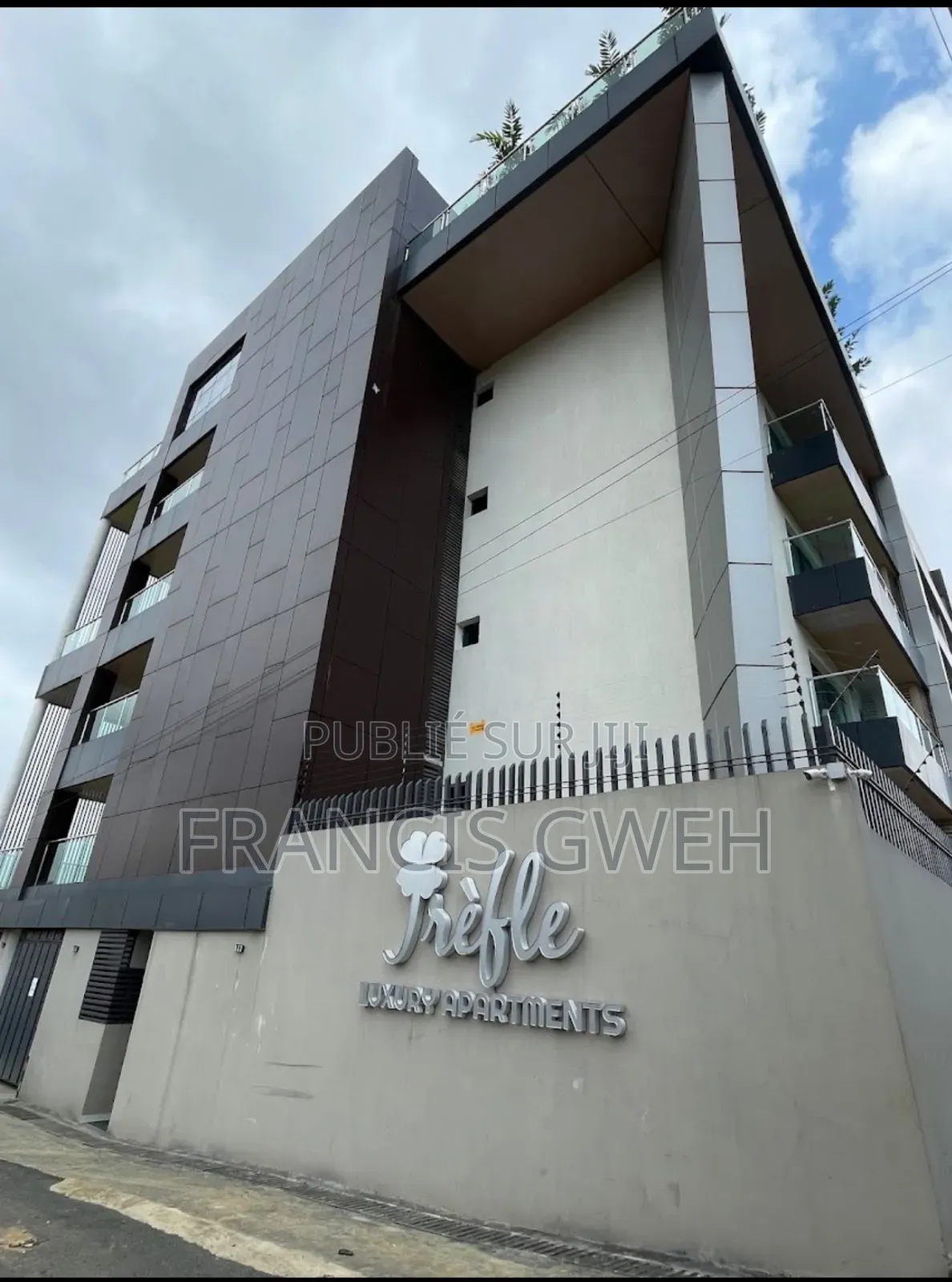 2chbre Appartement dans Francis Gweh, Cocody à Louer