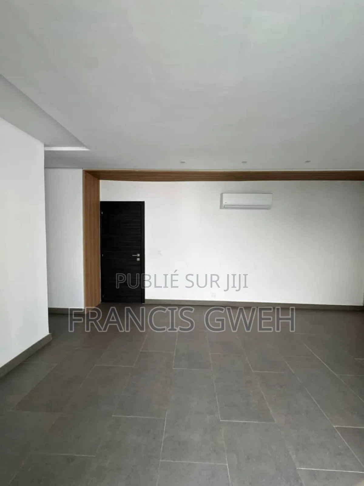 3chbre Duplex dans Francis Gweh, Cocody à Louer