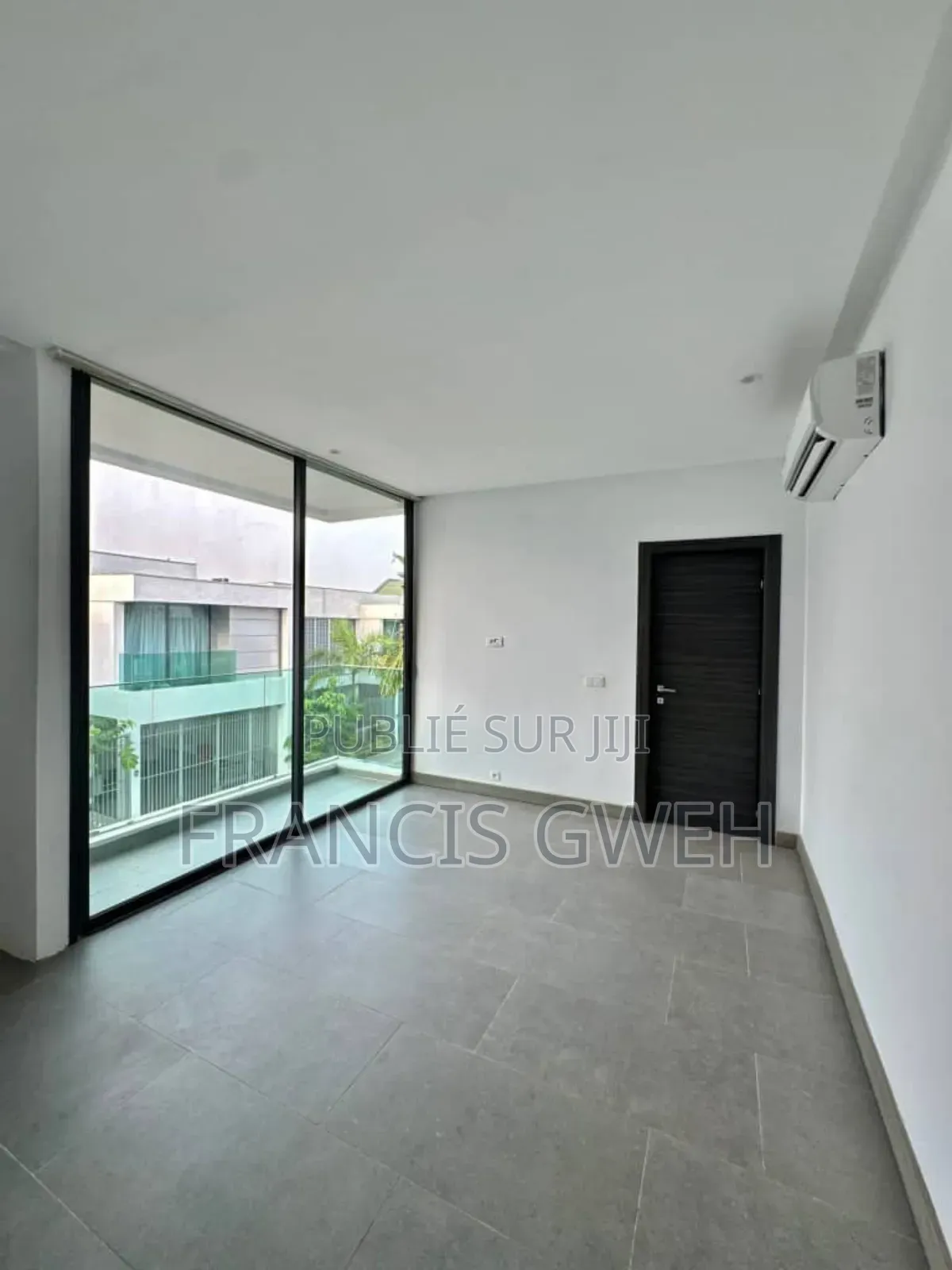 3chbre Duplex dans Francis Gweh, Cocody à Louer