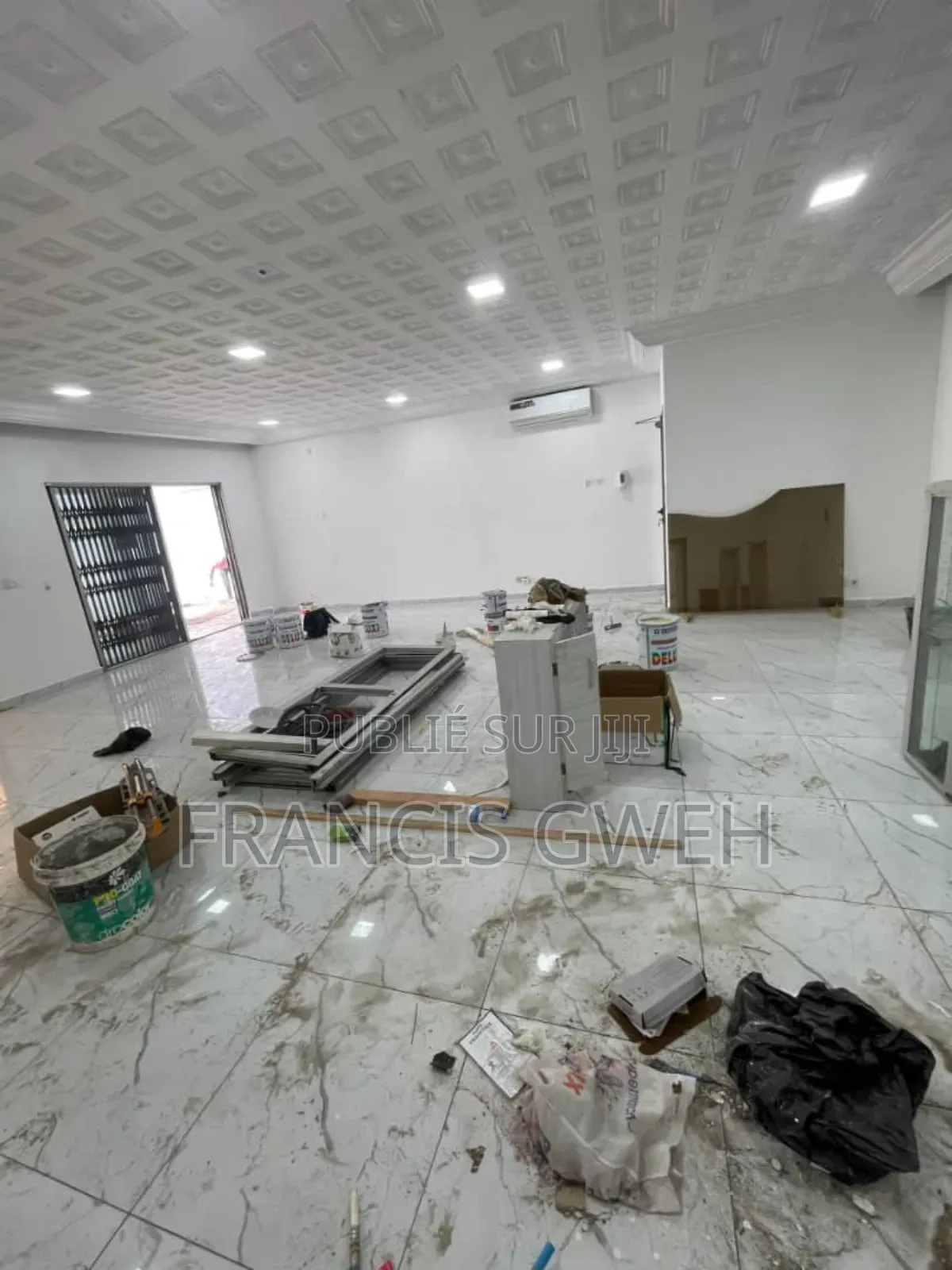 5chbre Duplex dans Francis Gweh, Cocody à Louer