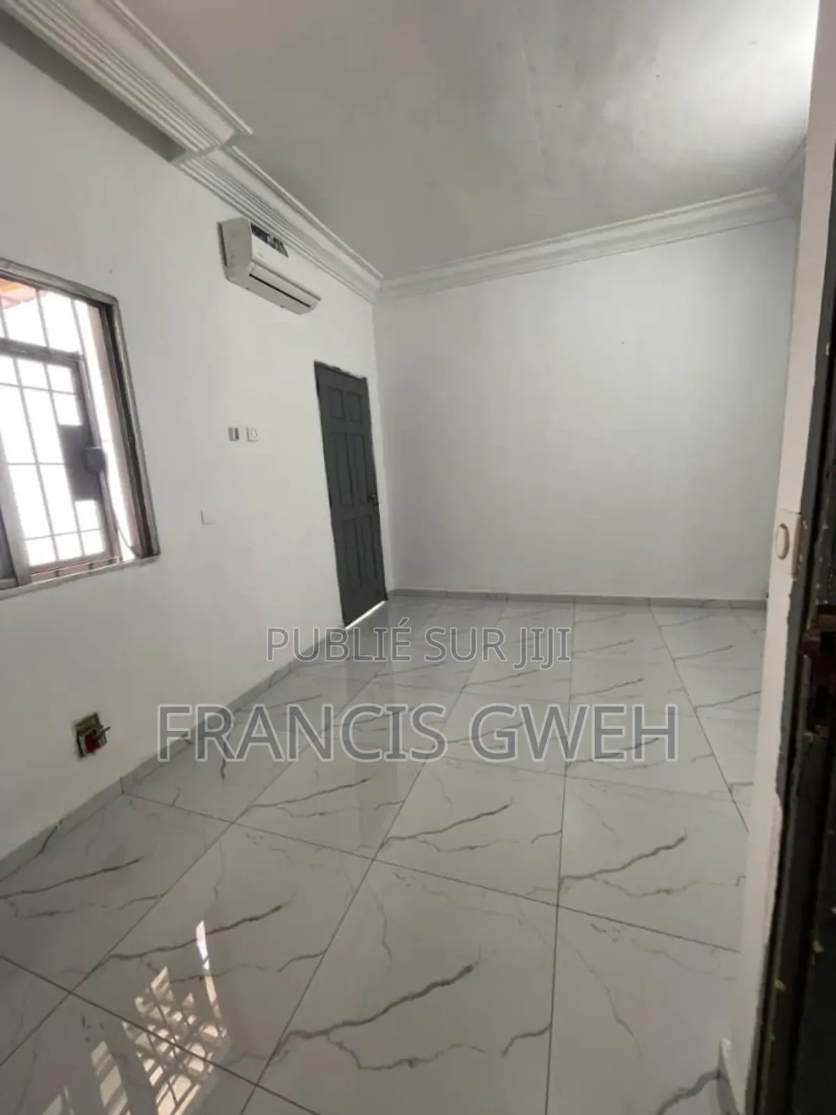 5chbre Duplex dans Francis Gweh, Cocody à Louer