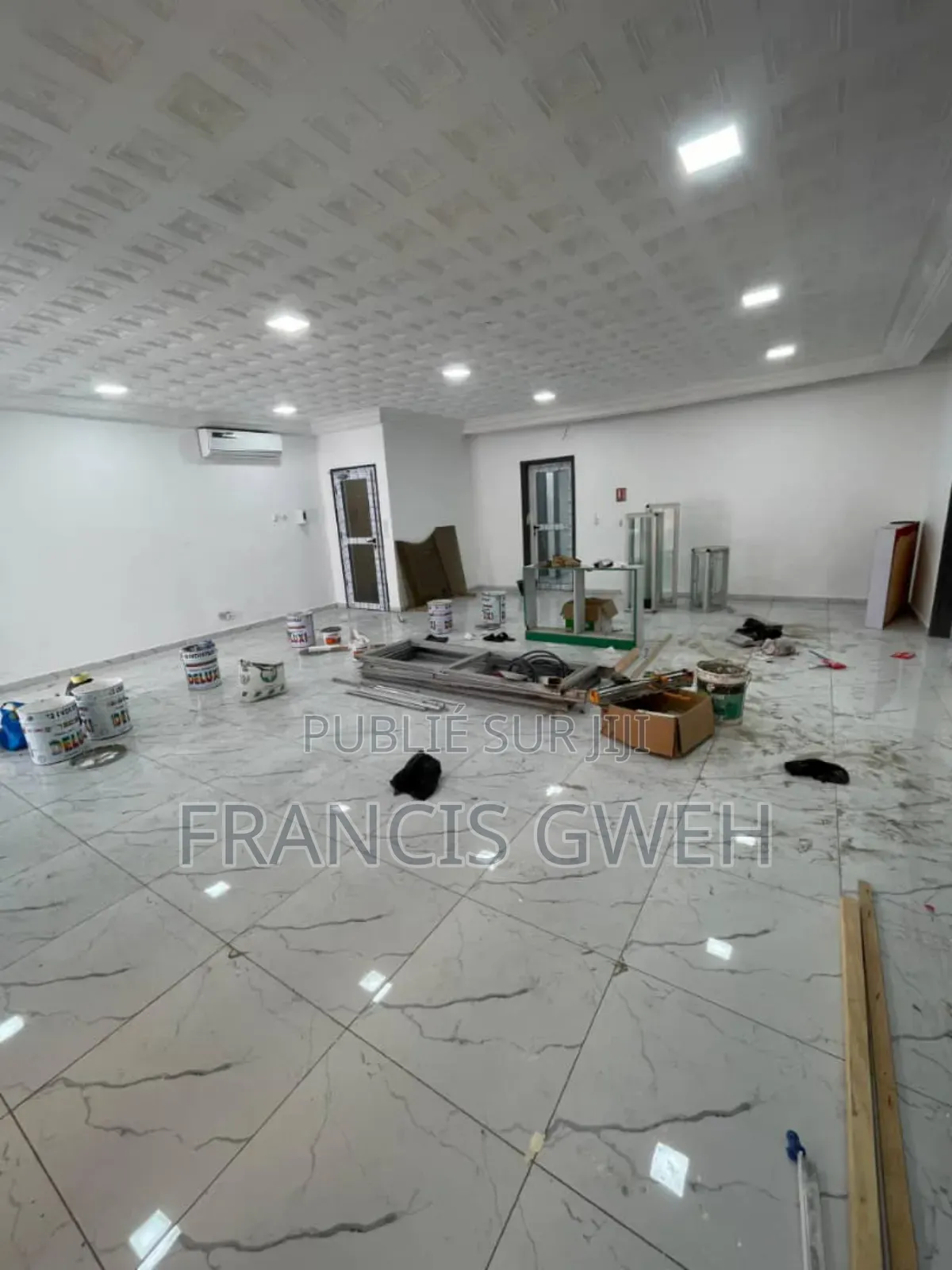 5chbre Duplex dans Francis Gweh, Cocody à Louer