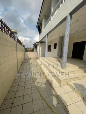 4chbre Duplex dans Francis Gweh, Cocody à Louer