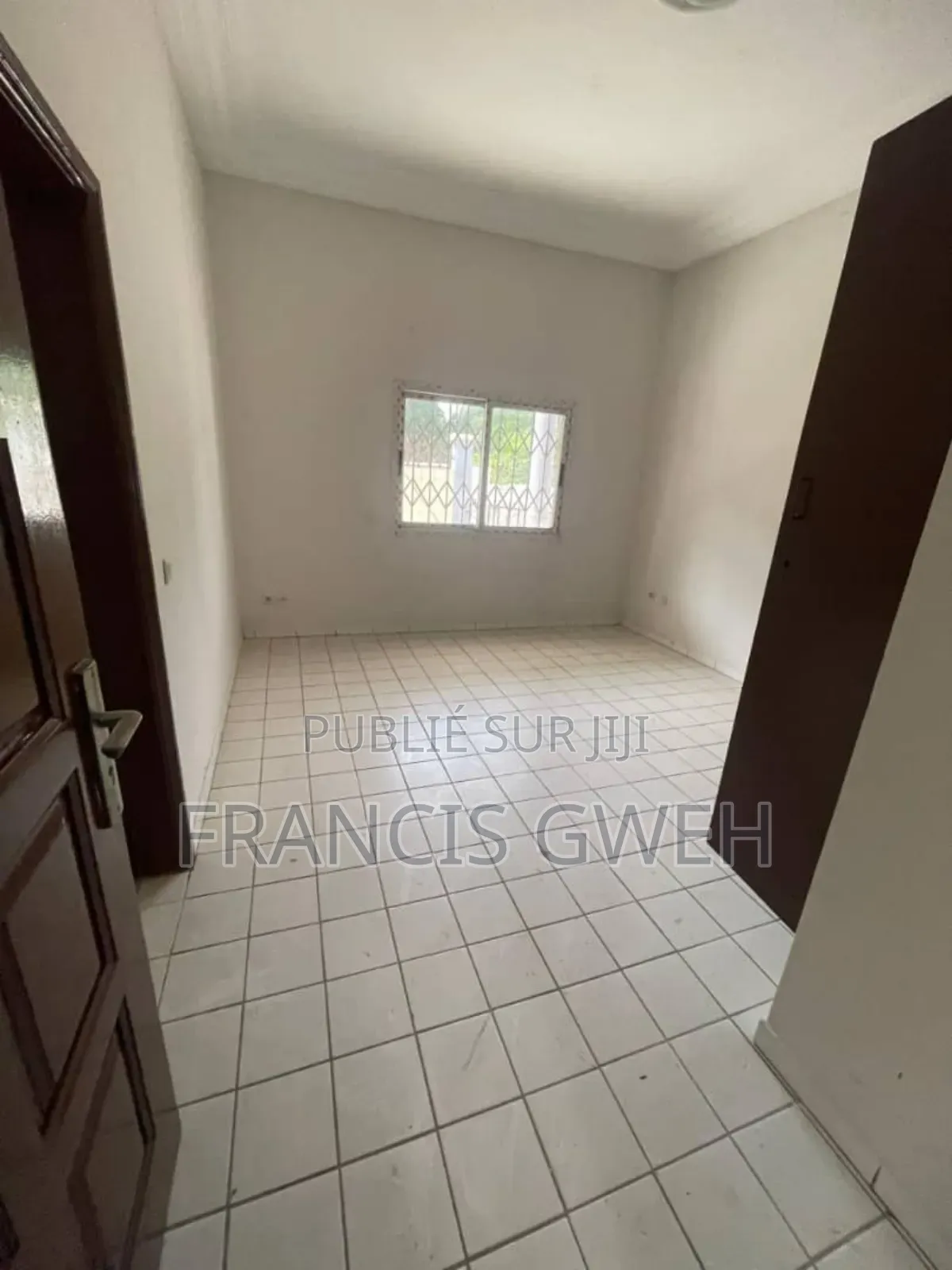 4chbre Duplex dans Francis Gweh, Cocody à Louer