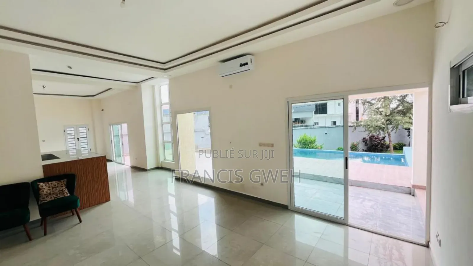 8chbre Duplex dans Francis Gweh, Cocody à Louer