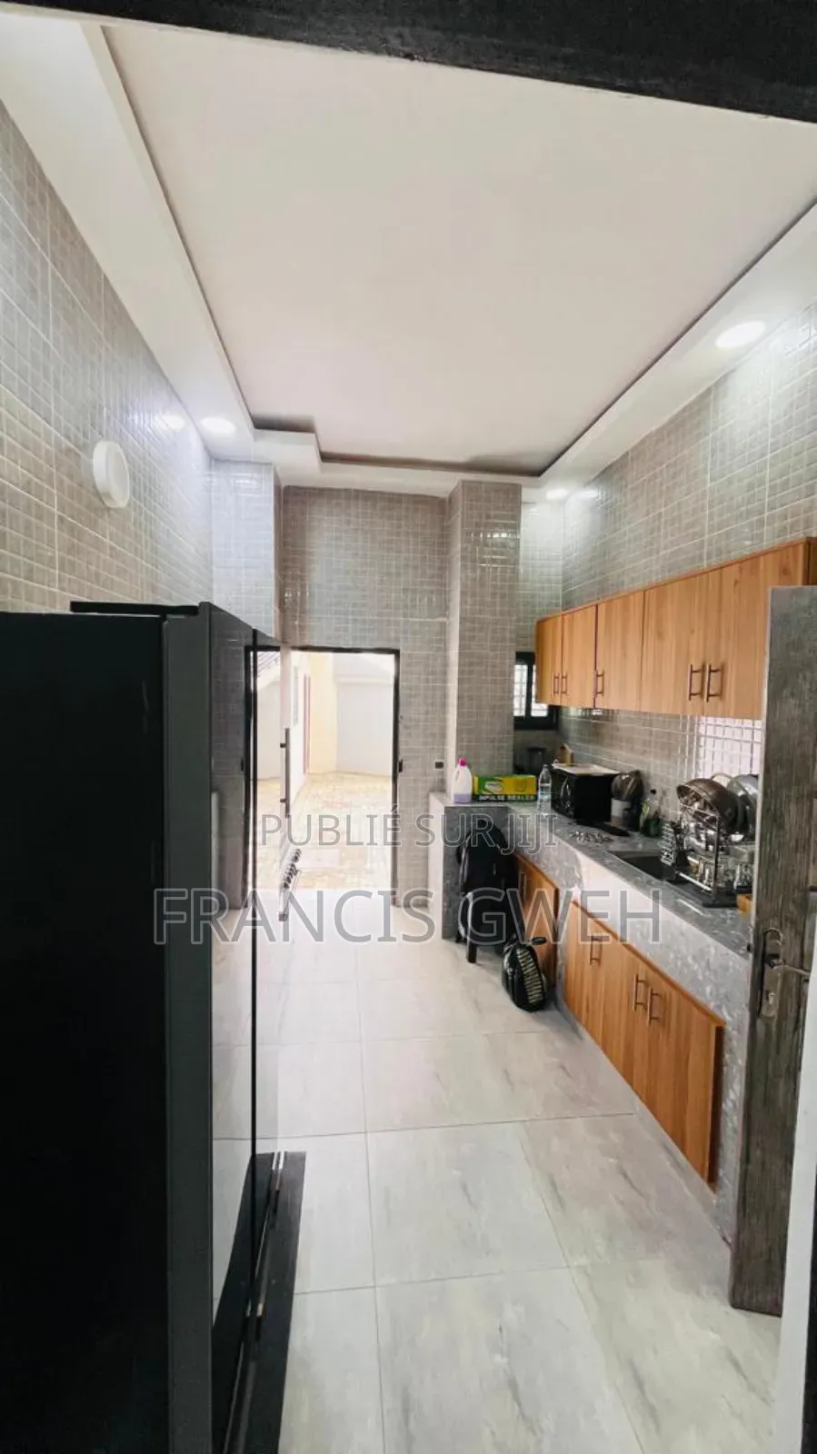 8chbre Duplex dans Francis Gweh, Cocody à Louer