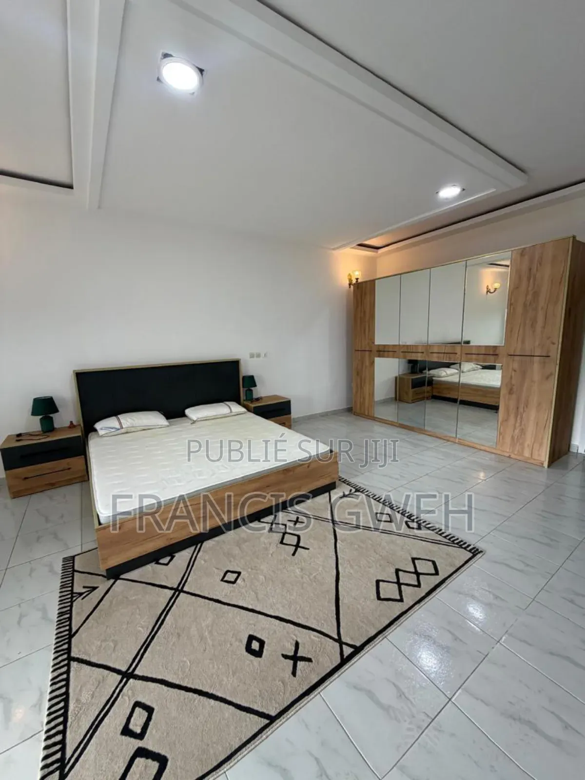 8chbre Duplex dans Francis Gweh, Cocody à Louer