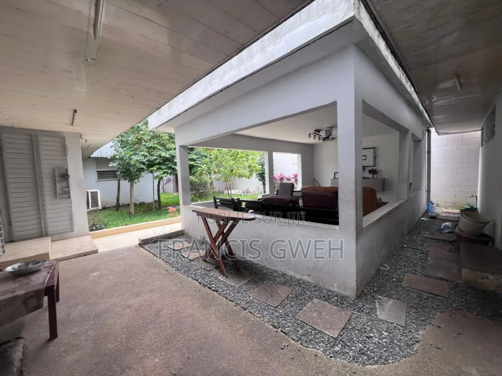 7chbre Duplex dans Francis Gweh, Cocody à Louer