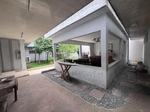7chbre Duplex dans Francis Gweh, Cocody à Louer