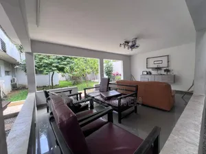 7chbre Duplex dans Francis Gweh, Cocody à Louer