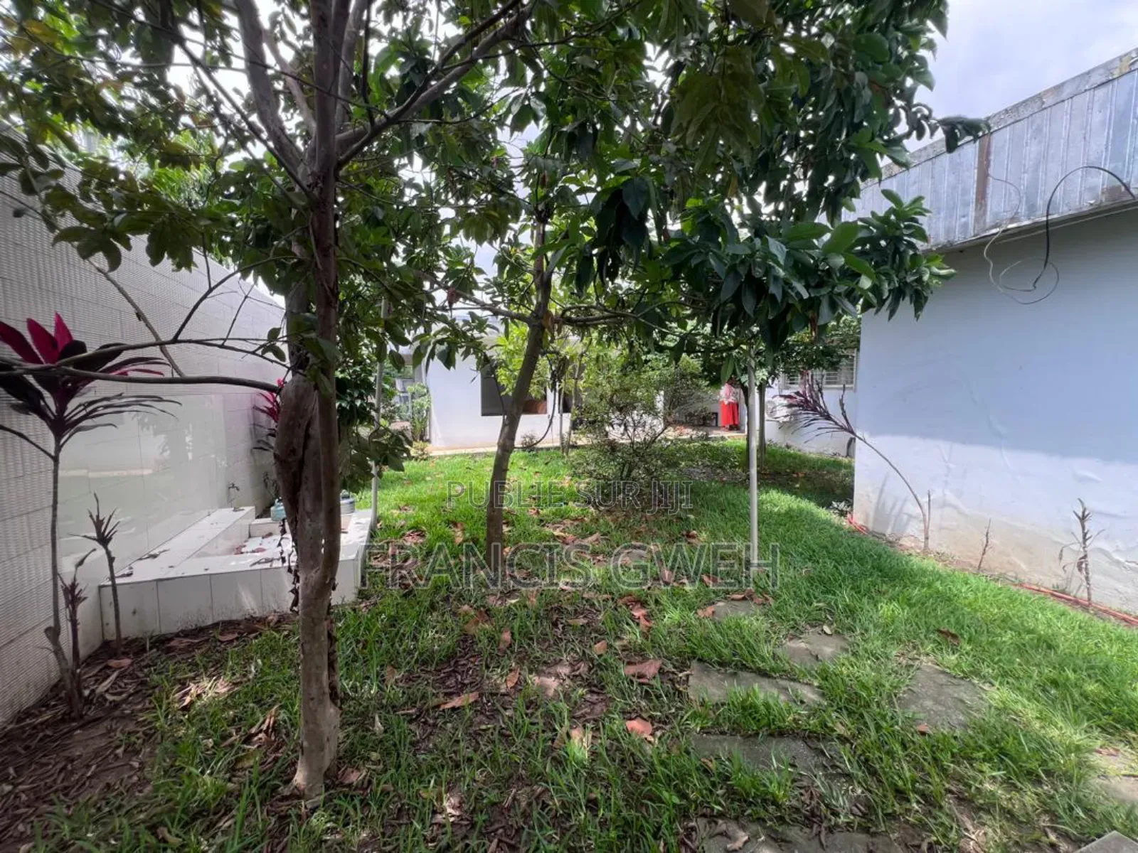 7chbre Duplex dans Francis Gweh, Cocody à Louer