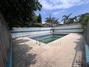 7chbre Duplex dans Francis Gweh, Cocody à Louer