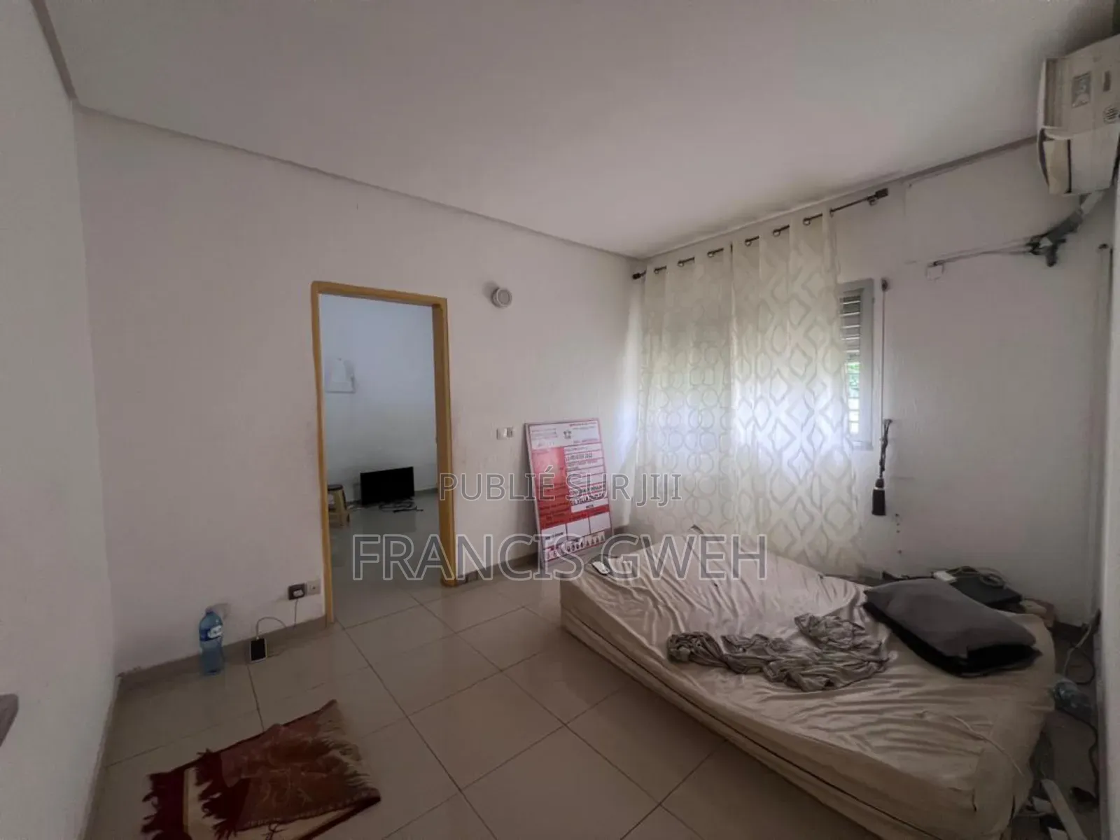 7chbre Duplex dans Francis Gweh, Cocody à Louer