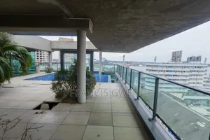 4chbre Appartement dans Francis Gweh, Cocody à Louer