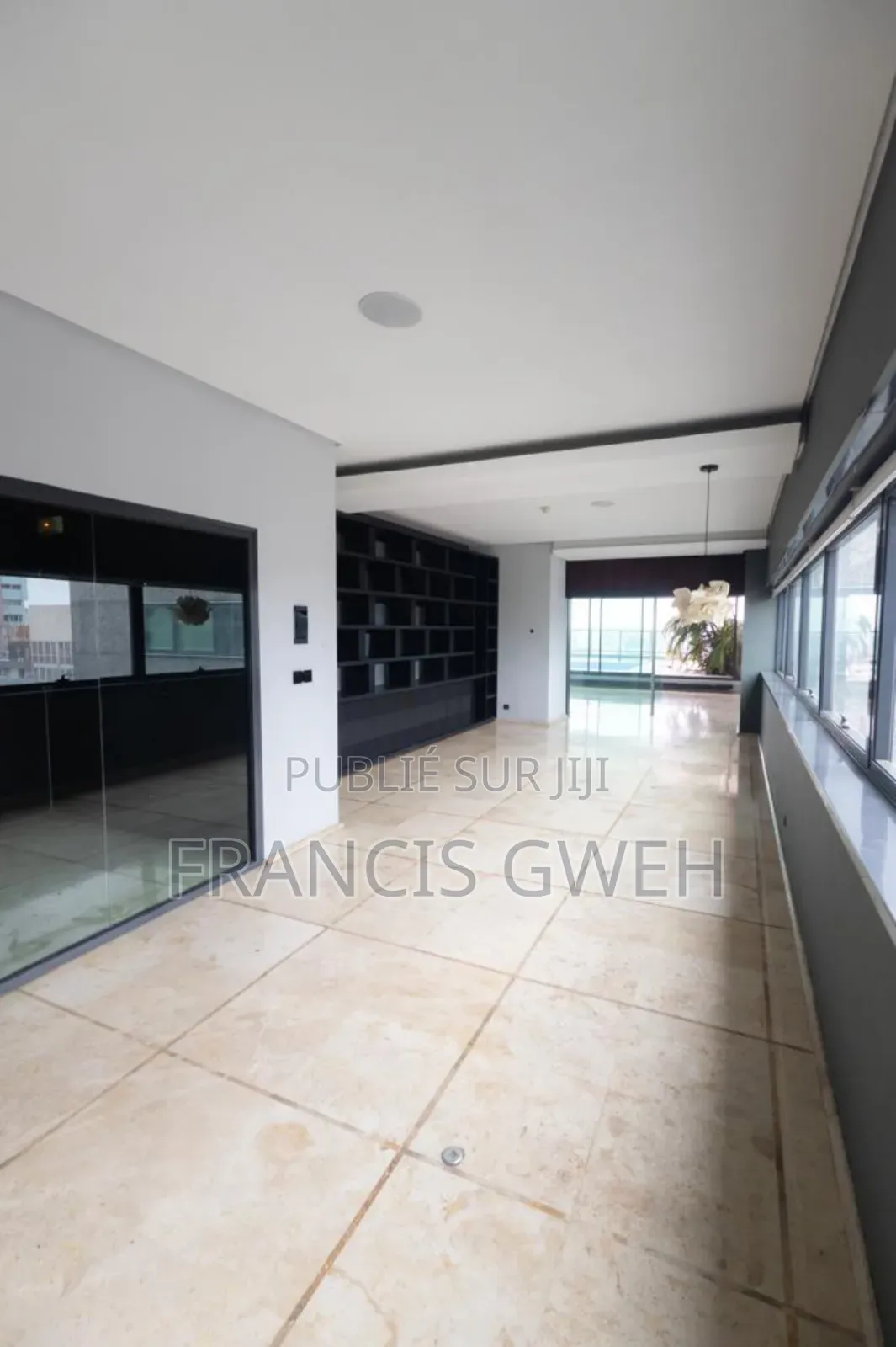 4chbre Appartement dans Francis Gweh, Cocody à Louer