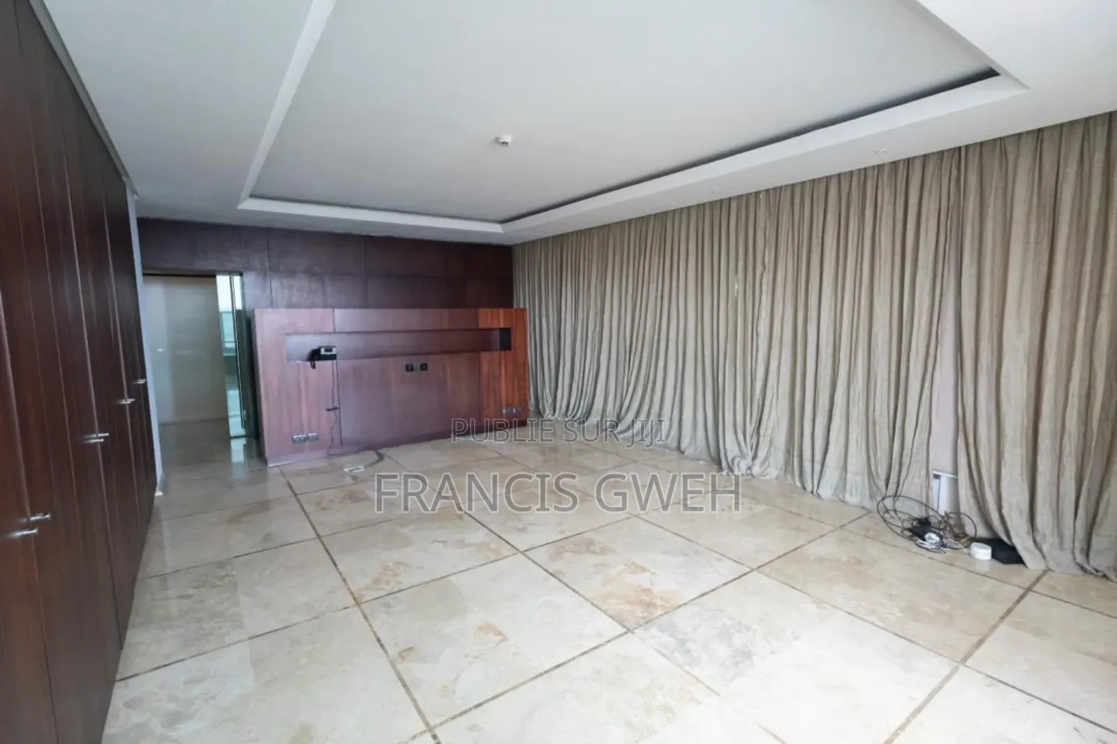 4chbre Appartement dans Francis Gweh, Cocody à Louer