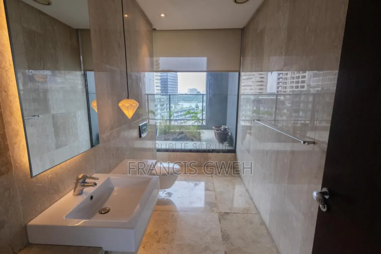 4chbre Appartement dans Francis Gweh, Cocody à Louer