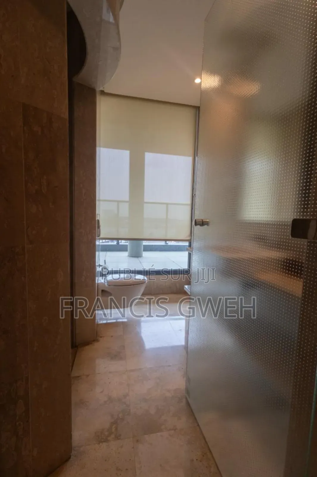 4chbre Appartement dans Francis Gweh, Cocody à Louer