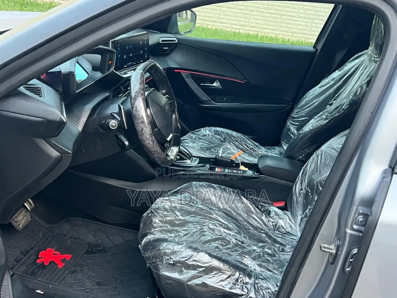 Peugeot 2008 2021 Gris