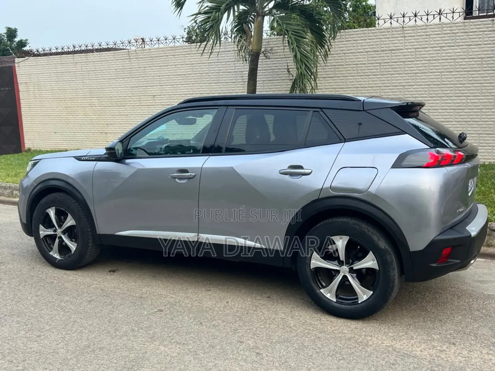 Peugeot 2008 2021 Gris