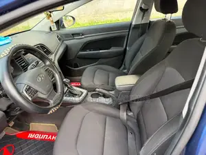 Hyundai Elantra 2018 Bleu