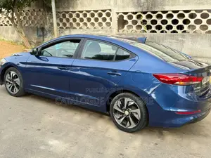 Hyundai Elantra 2018 Bleu