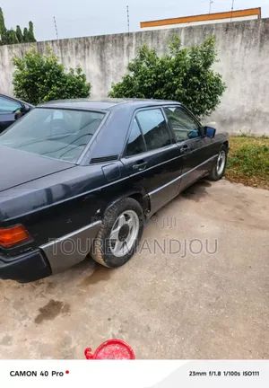 Mercedes-Benz 190 2000 Noir