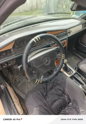 Mercedes-Benz 190 2000 Noir