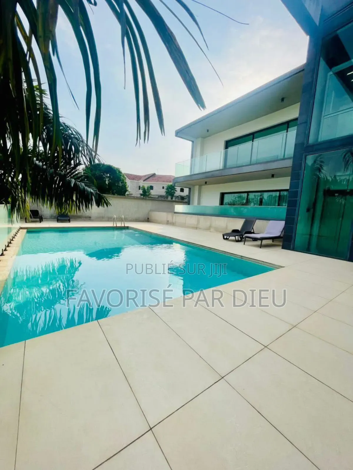 3chbre Appartement dans Cocody à Louer