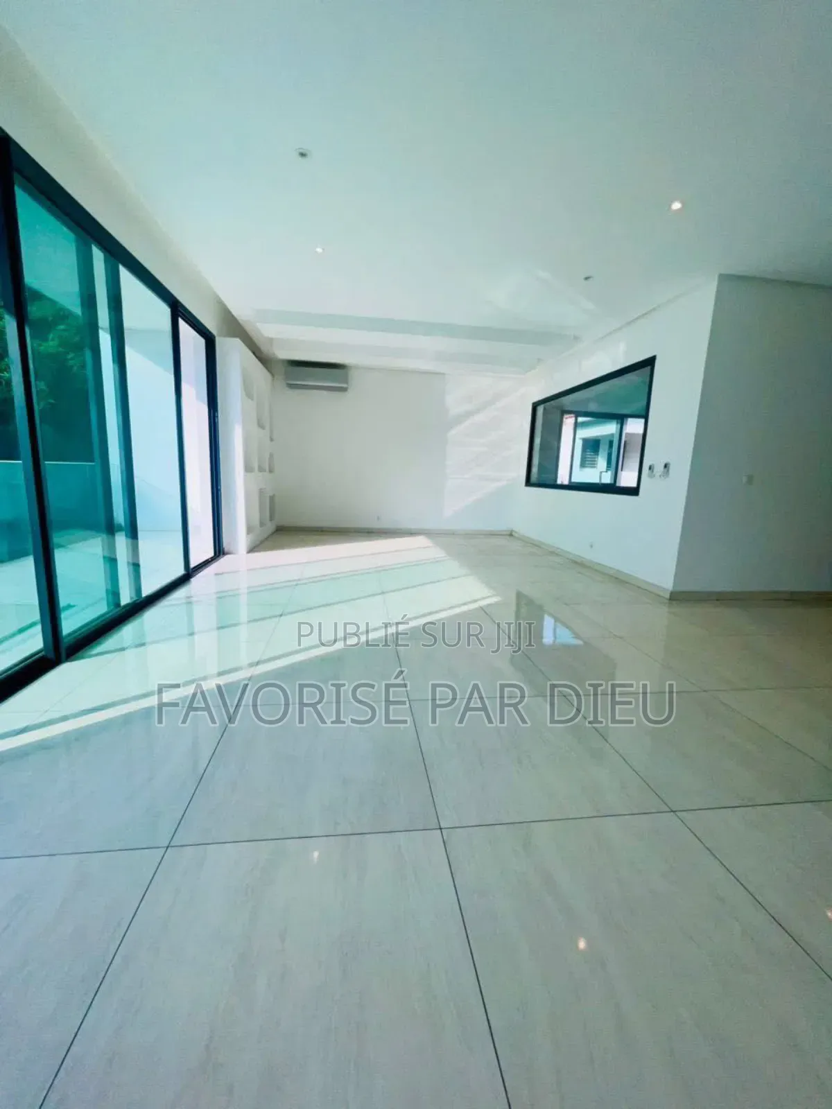 3chbre Appartement dans Cocody à Louer