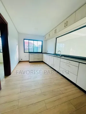 3chbre Appartement dans Cocody à Louer