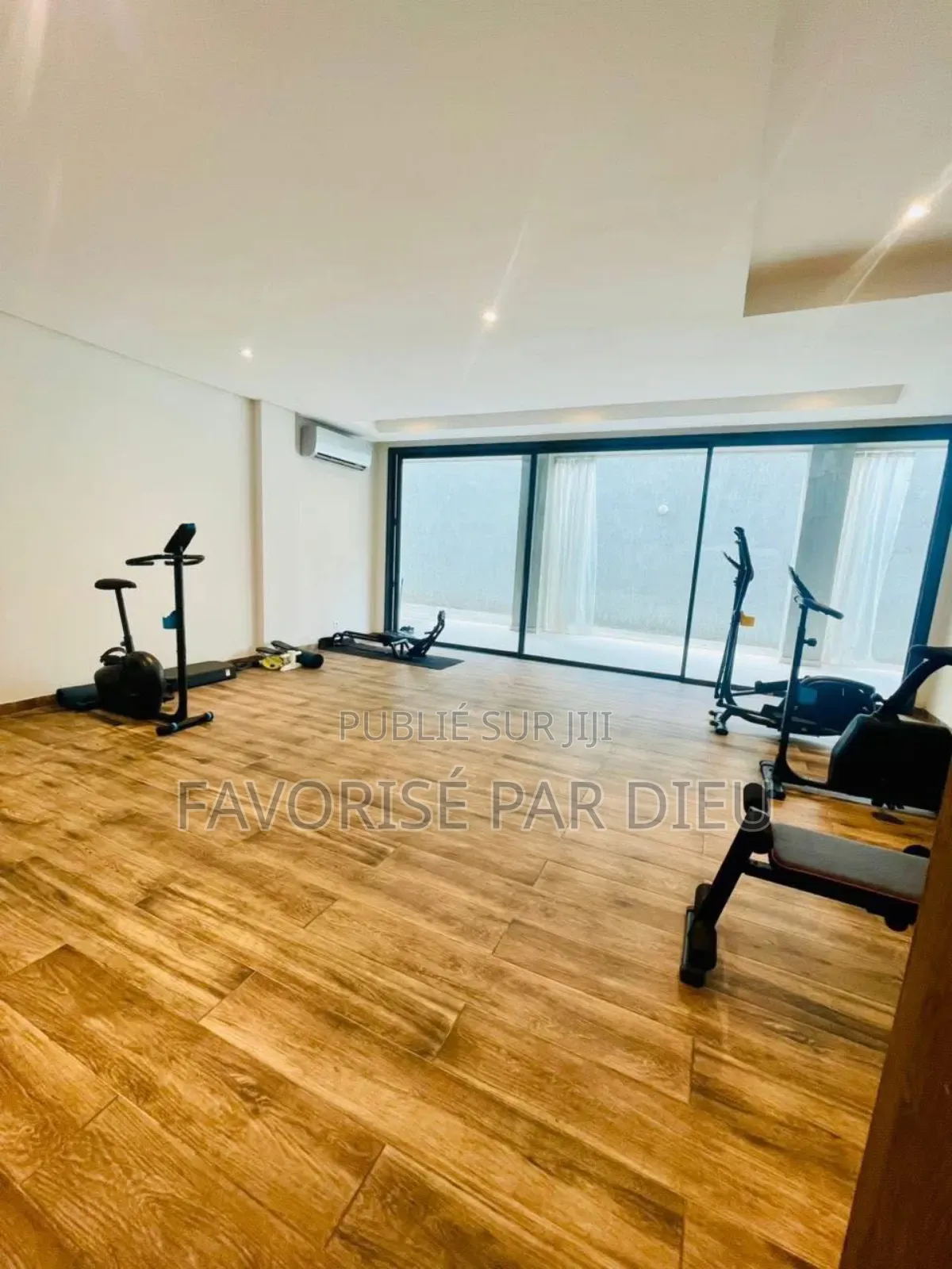 3chbre Appartement dans Cocody à Louer