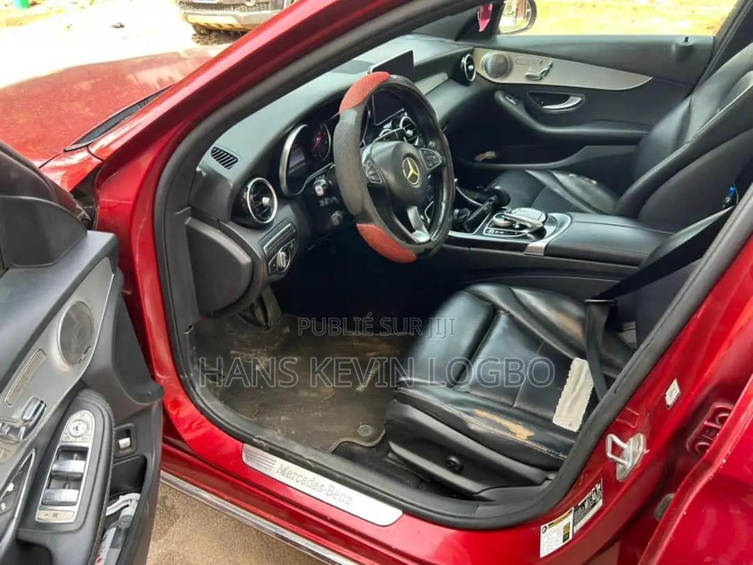 Mercedes-Benz C300 2018 Rouge