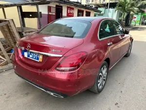 Mercedes-Benz C300 2018 Rouge