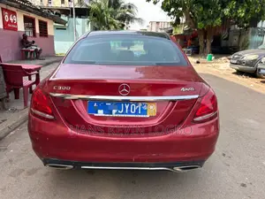Mercedes-Benz C300 2018 Rouge