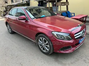 Mercedes-Benz C300 2018 Rouge