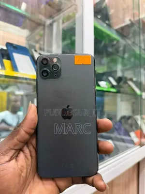 Nouveau Apple iPhone 11 Pro Max 64 GB Noir