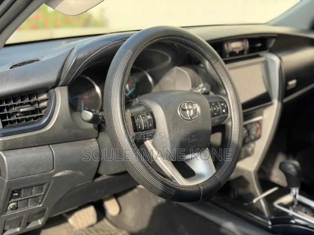 Toyota Fortuner 2019 Noir