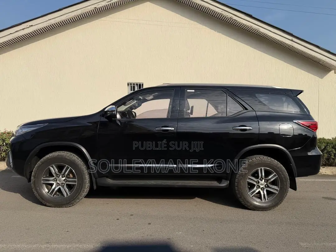 Toyota Fortuner 2019 Noir
