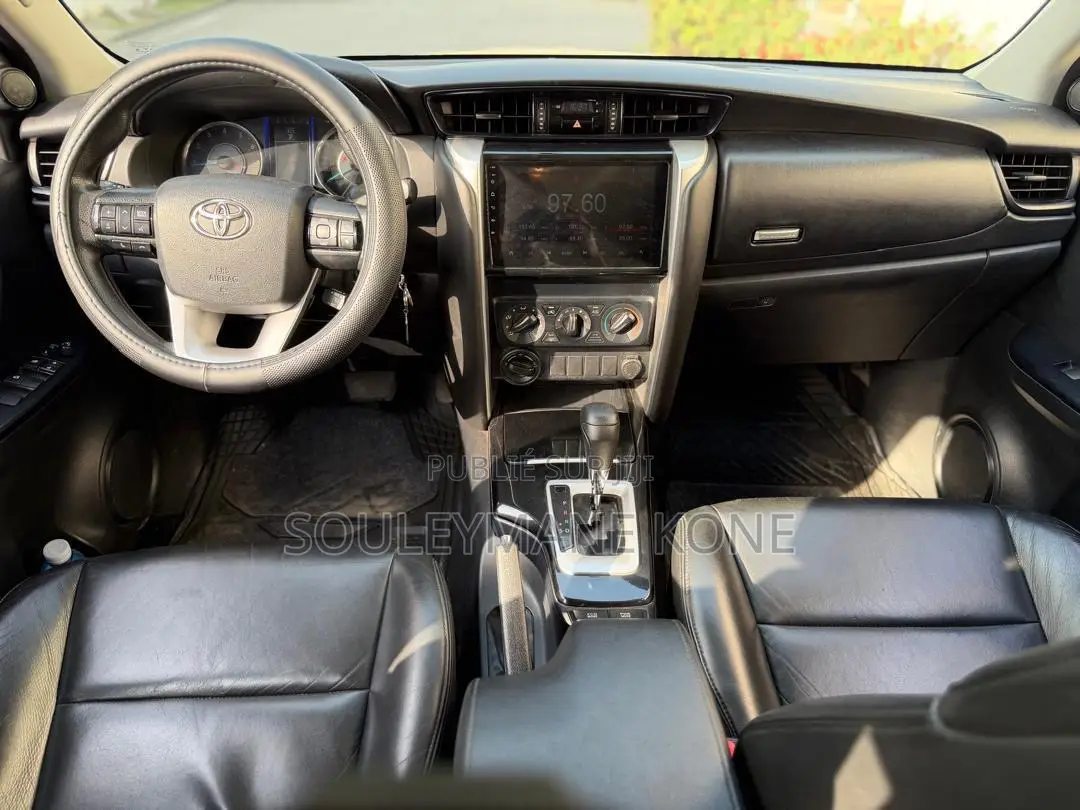 Toyota Fortuner 2019 Noir